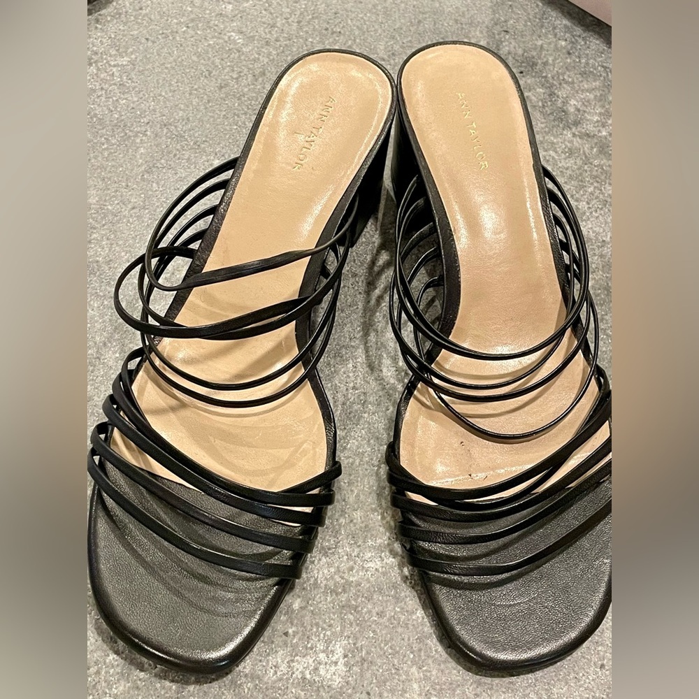 Ann‎ Taylor Black Strappy Sandals